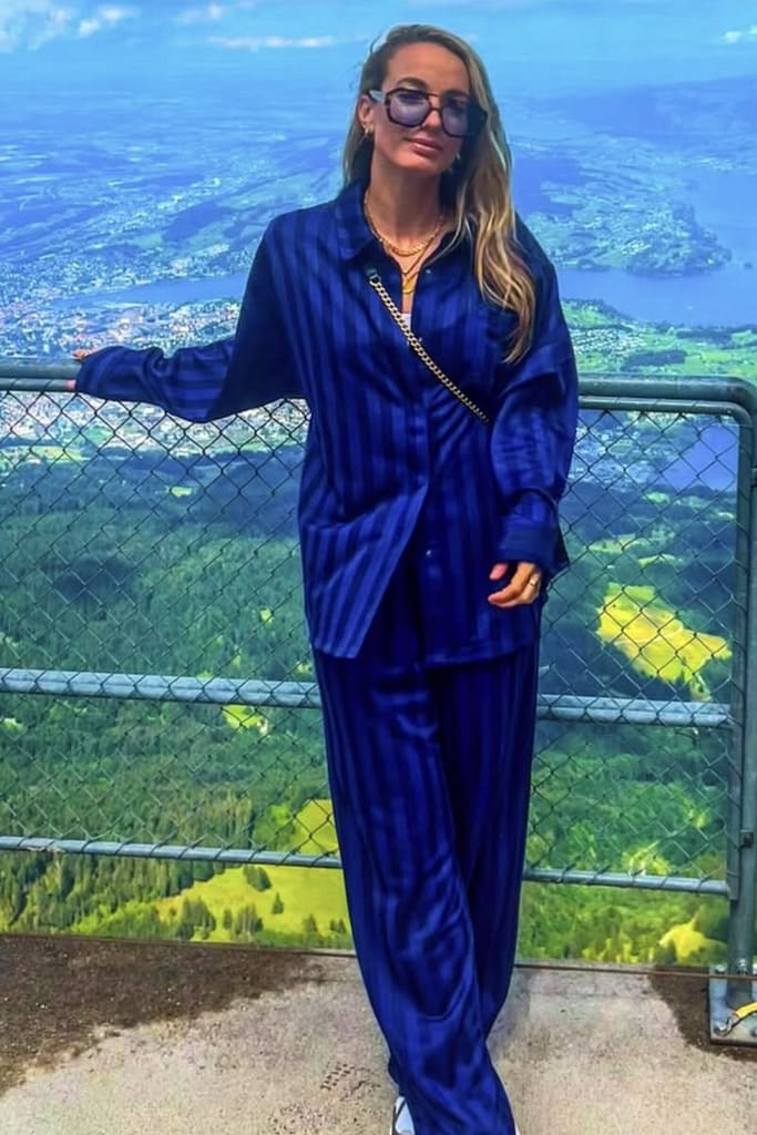 Kosovare-Asllani-blue-suit