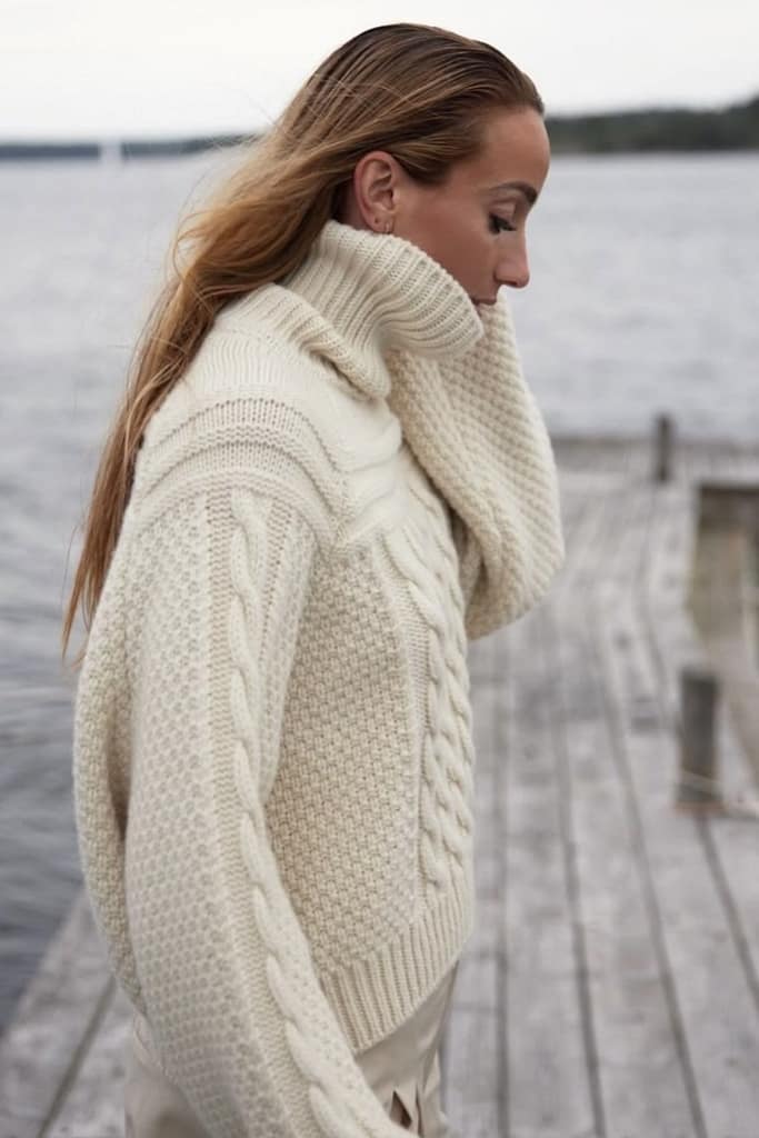 Kosovare-Asllani-oversized-jumper